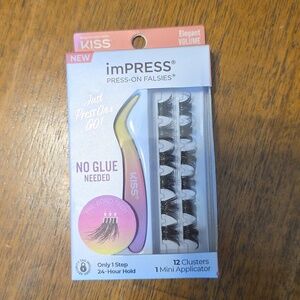 Kiss imPRESS Press-On Falsies with Black Lashes